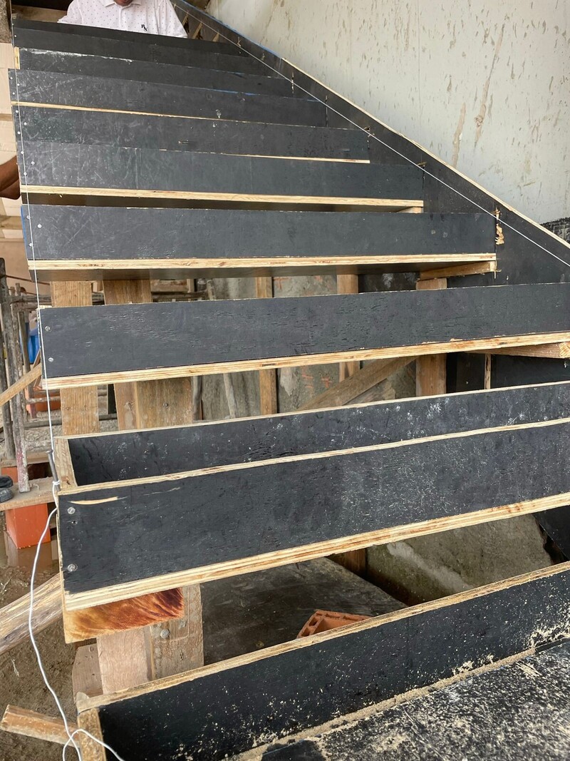 MONTAGEM DE ESCADA EM BALANÇO