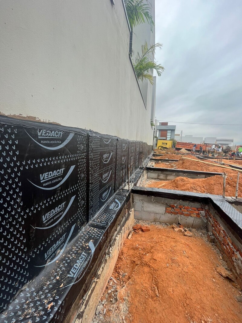 IMPERMEABILIZAÇÃO DE BALDRAME E MURO